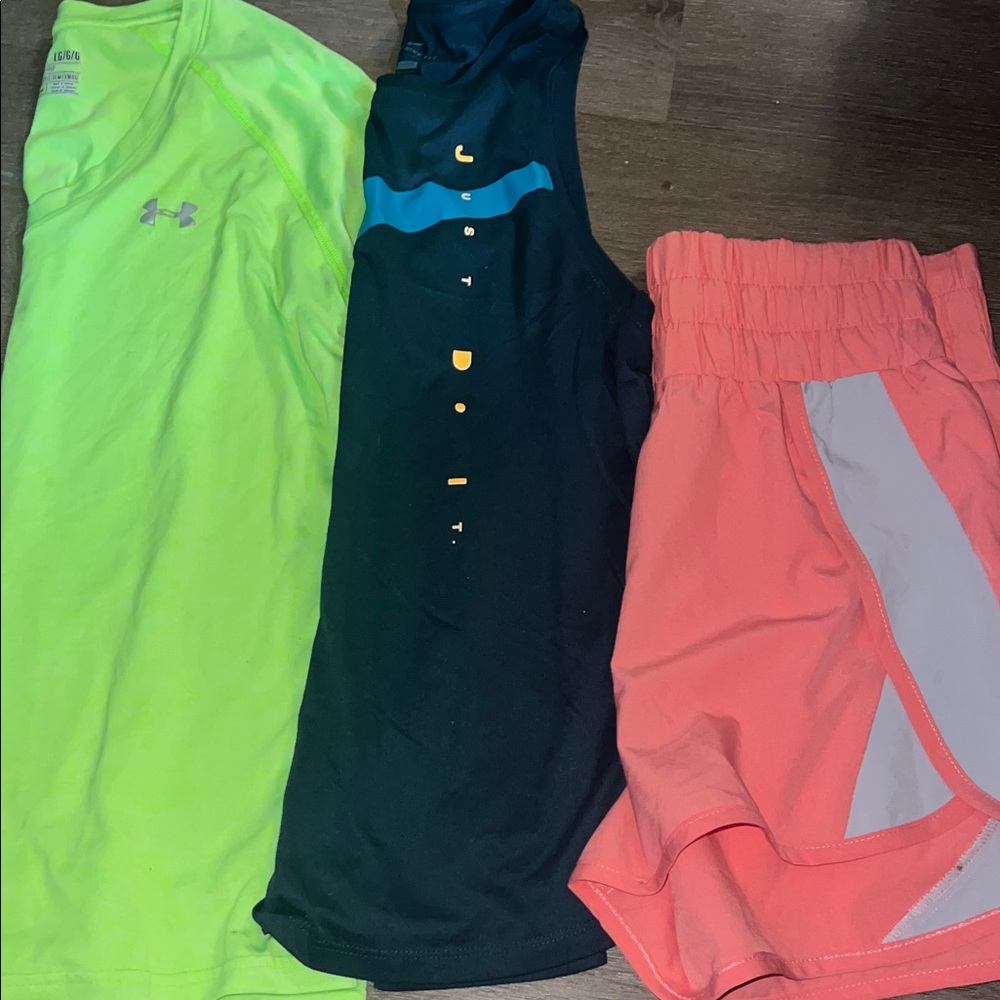 Three-piece active wear bundle Large GUC See details